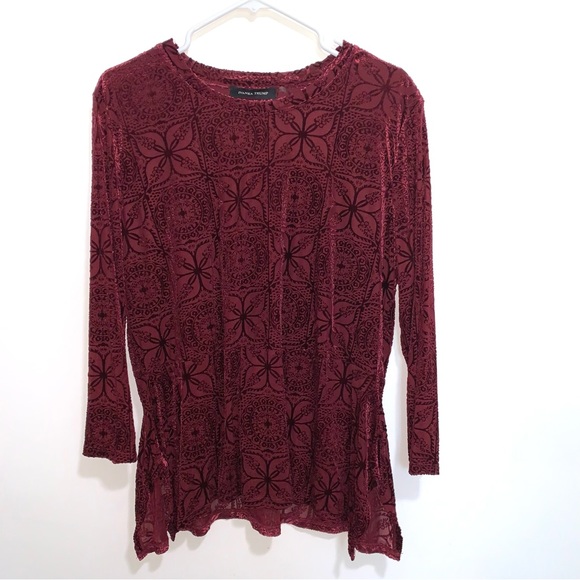 Ivanka Trump Tops - 🌷5/$20 Ivanka Trump Women’s Burgundy Blouse